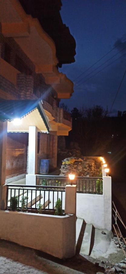 Hotel Royal Galaxy Tirthan Banjar Luaran gambar