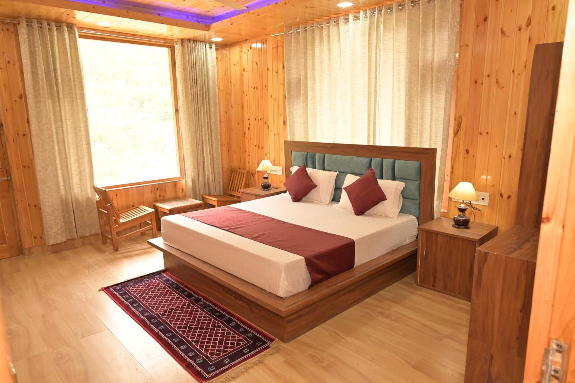 Hotel Royal Galaxy Tirthan Banjar Luaran gambar