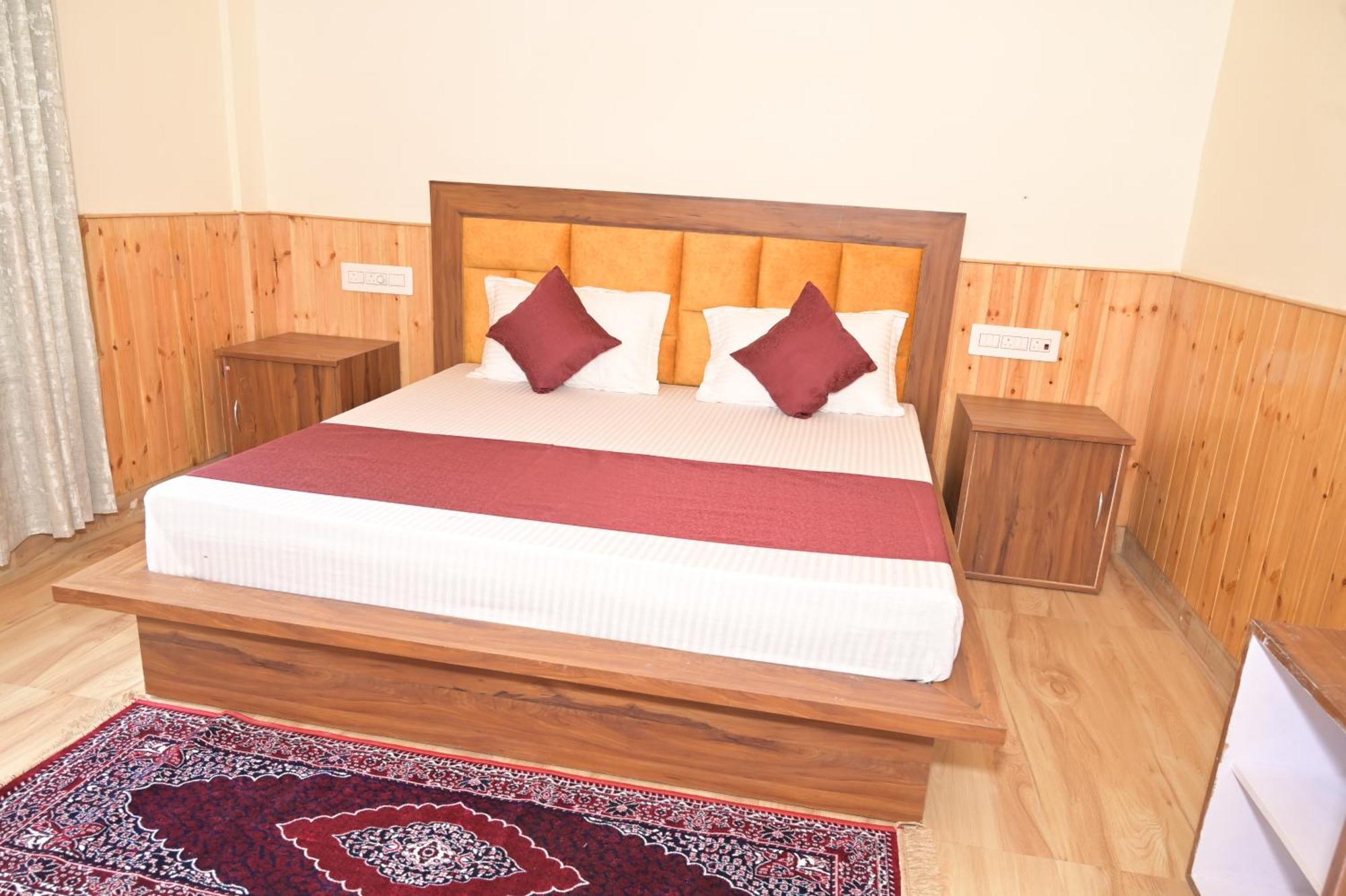 Hotel Royal Galaxy Tirthan Banjar Luaran gambar