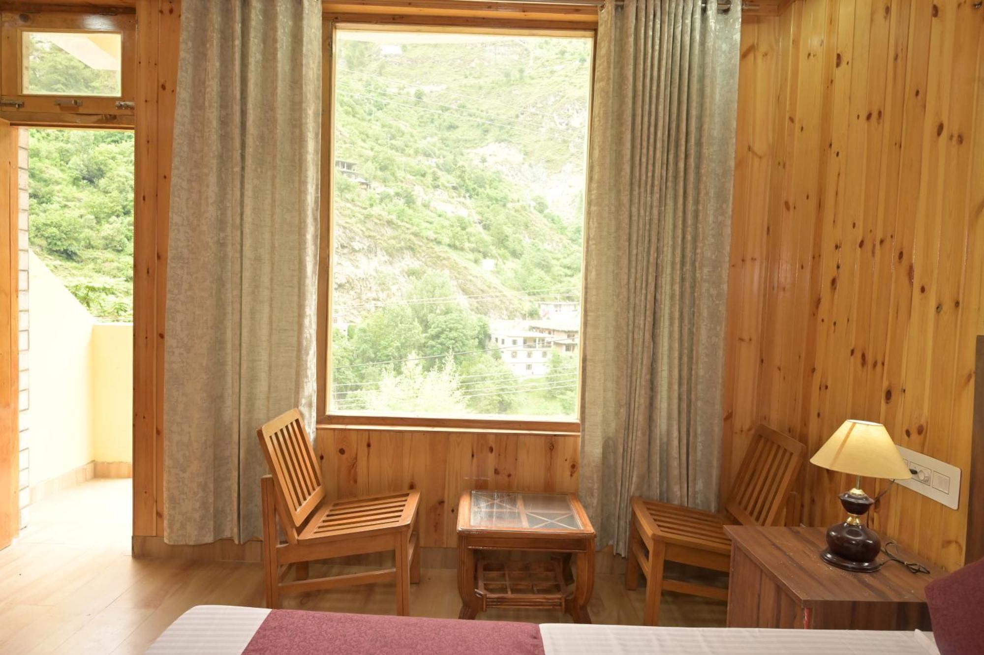 Hotel Royal Galaxy Tirthan Banjar Luaran gambar