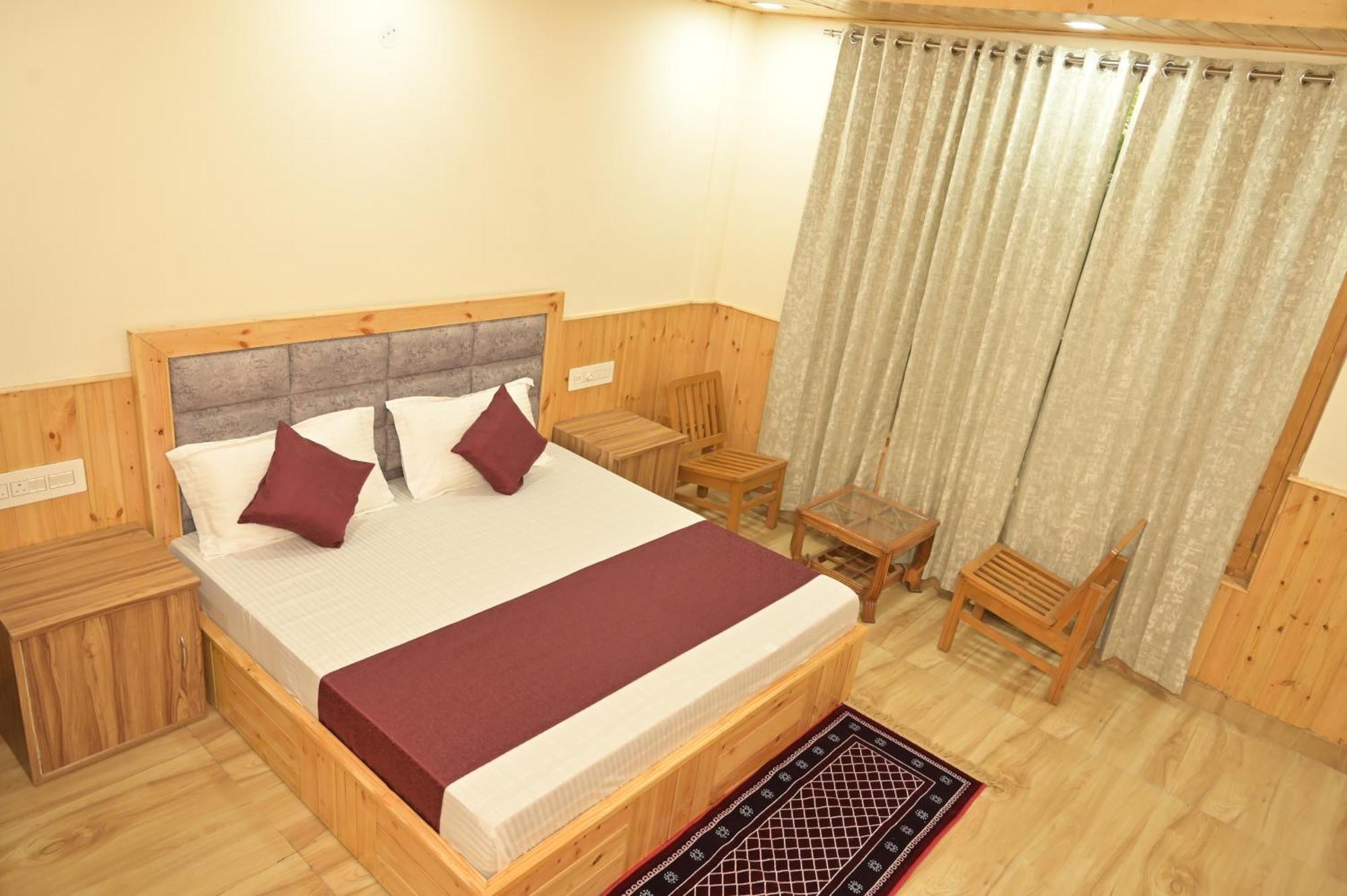 Hotel Royal Galaxy Tirthan Banjar Luaran gambar
