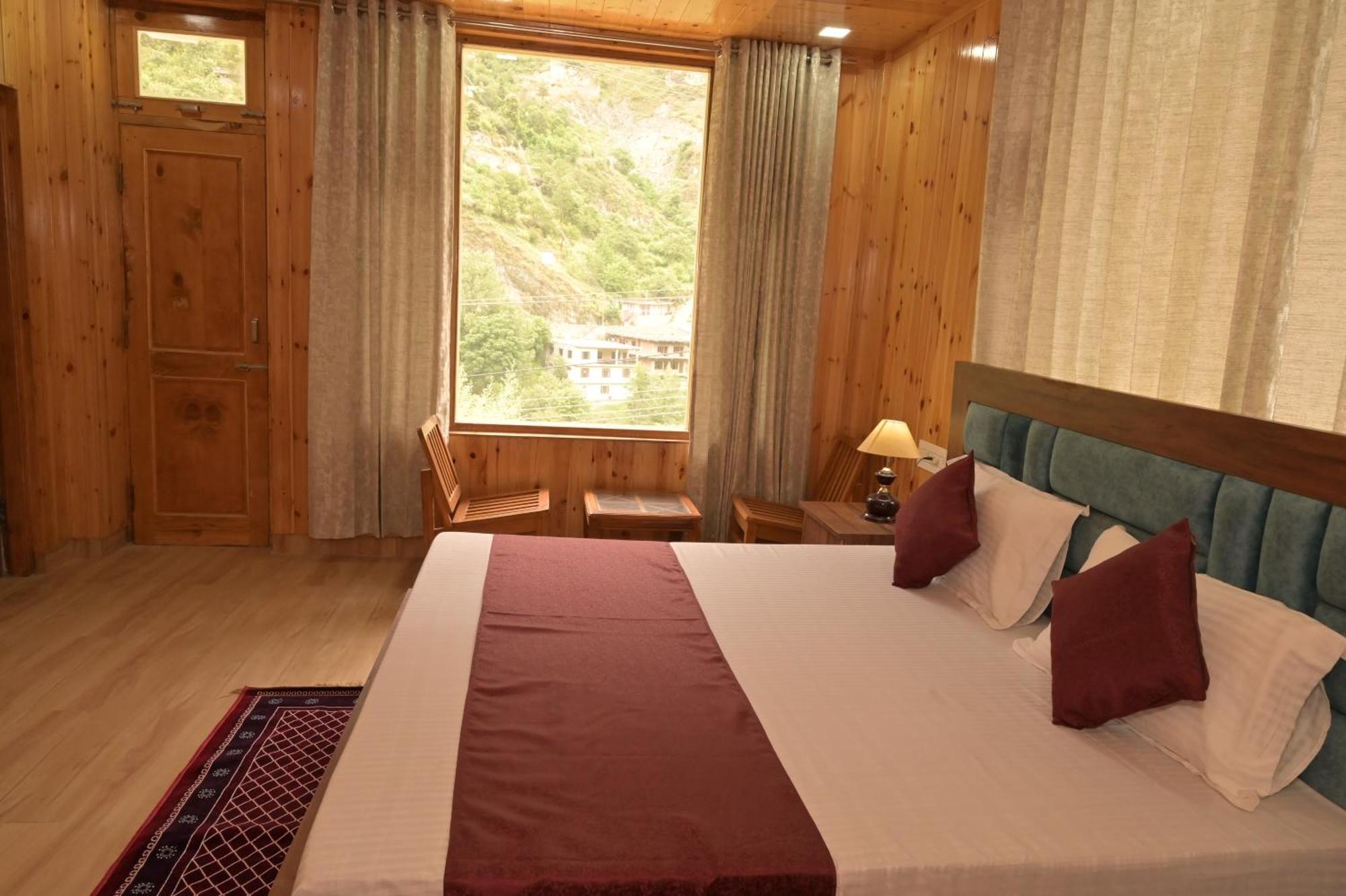 Hotel Royal Galaxy Tirthan Banjar Luaran gambar