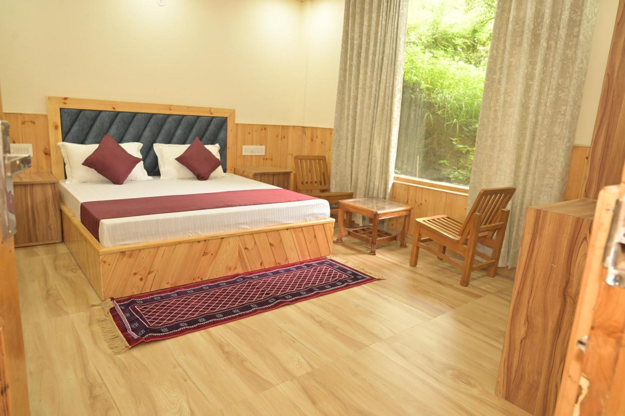 Hotel Royal Galaxy Tirthan Banjar Luaran gambar