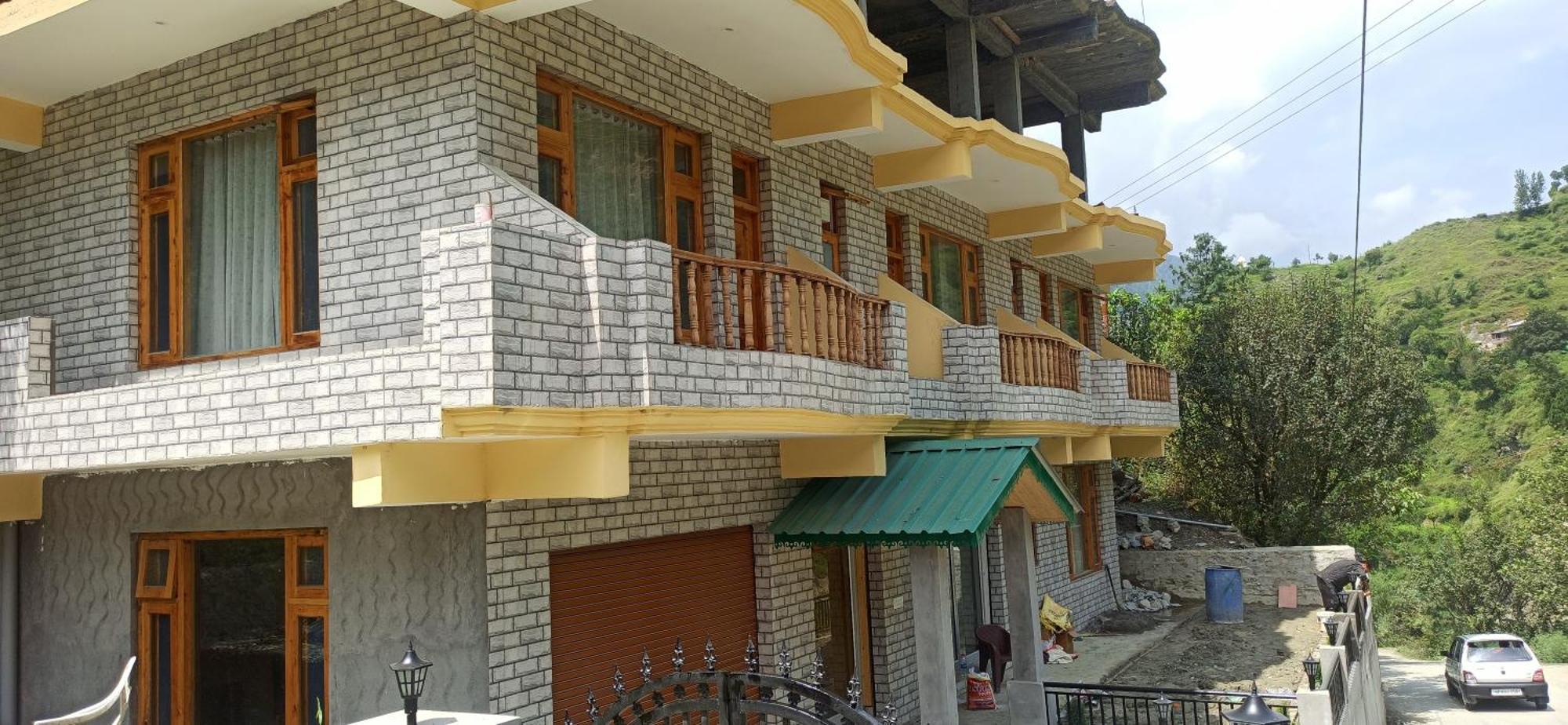 Hotel Royal Galaxy Tirthan Banjar Luaran gambar