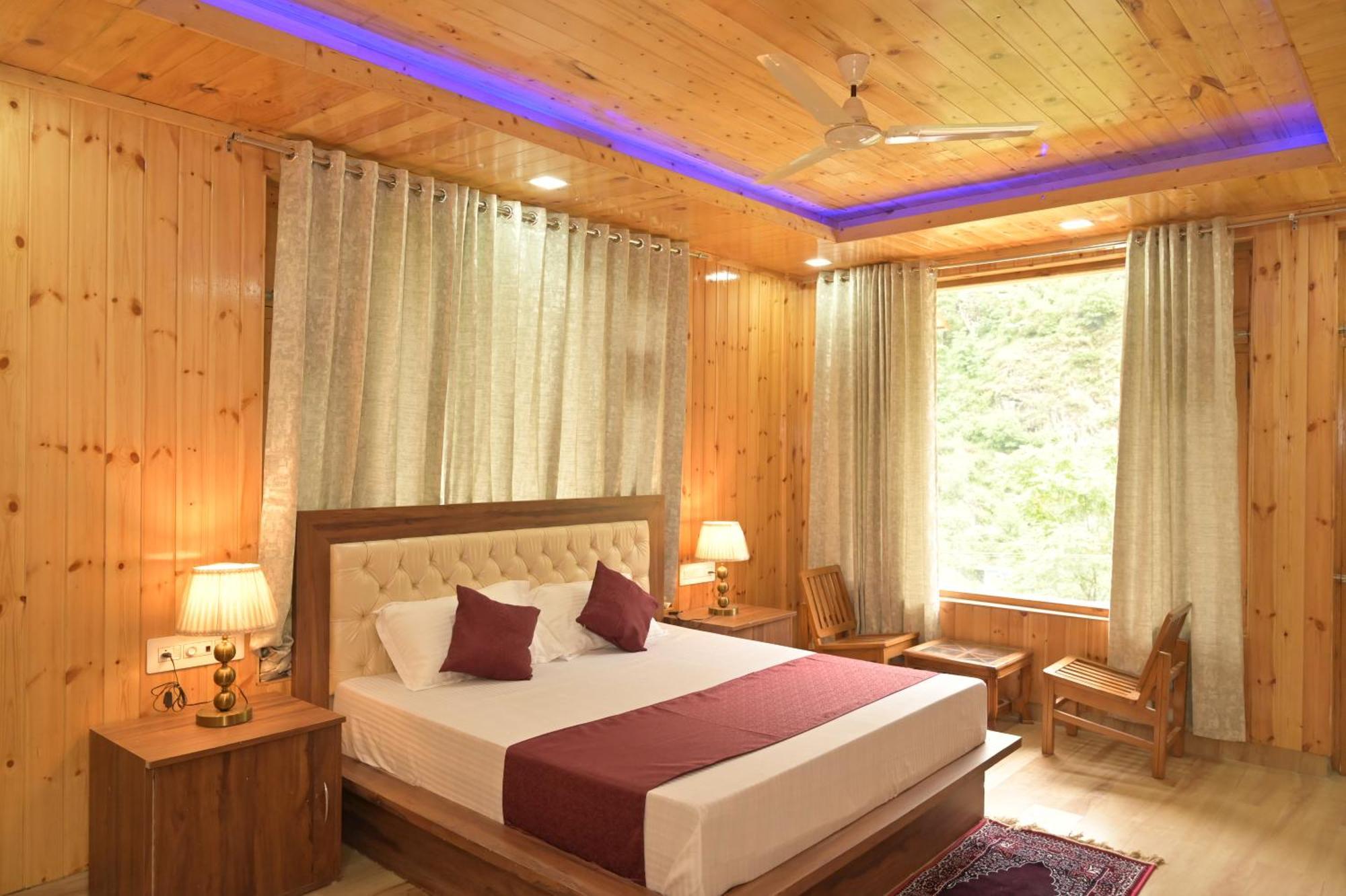 Hotel Royal Galaxy Tirthan Banjar Luaran gambar