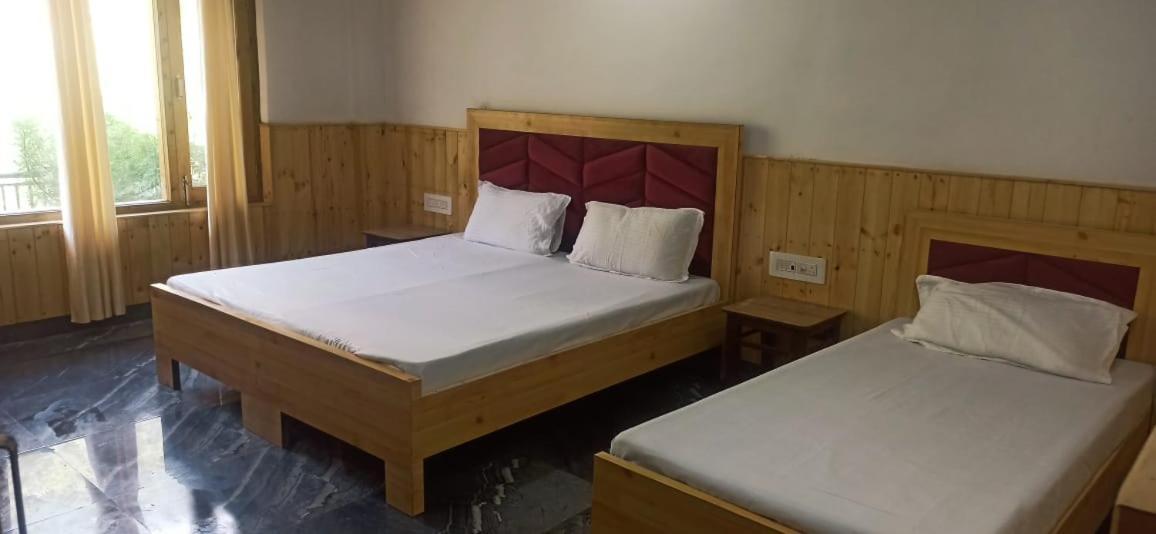 Hotel Royal Galaxy Tirthan Banjar Luaran gambar
